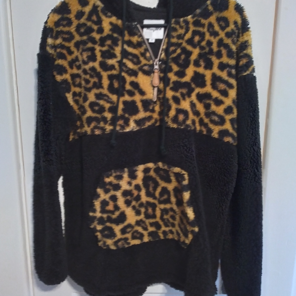 Faux fur leopard print zip up hoodie with front pocket M